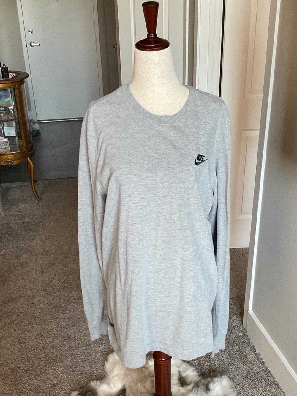 Nike Light Gray Long Sleeve Crewneck Shirt